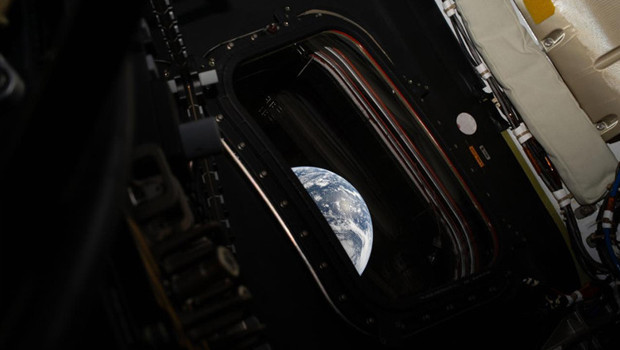 Artemis II mürettebatı Ay'ın çekim alanına girdi