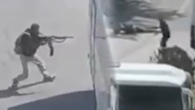 İstanbul'daki Kahraman Polisin Cesareti Sosyal Medyayı Sarstı mı?