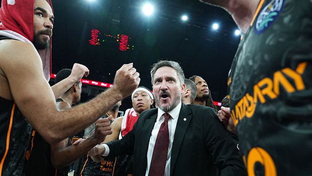 Galatasaray seride durumu 1-1 yaptı!