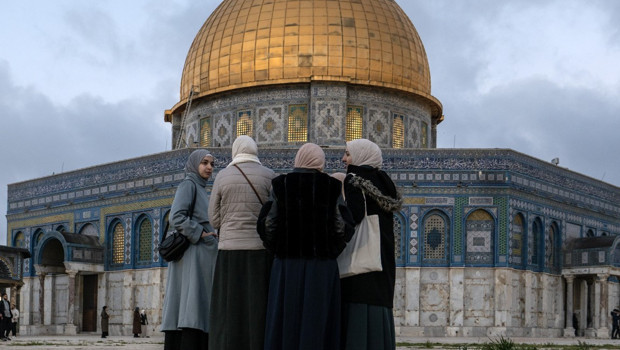 Mescid-i Aksa, 41 gün sonra ibadete açıldı