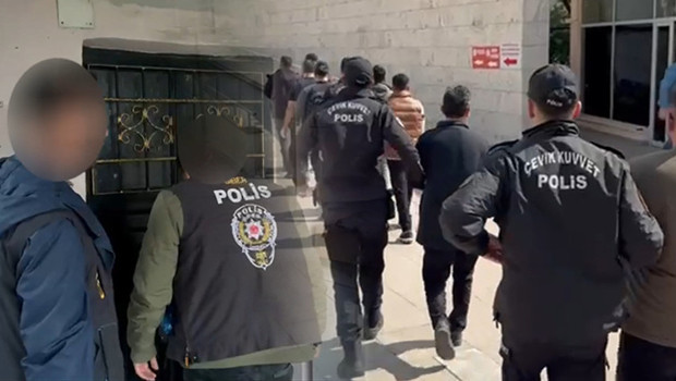 Osmaniye'de 49,2 Milyar TL'lik Bahis Operasyonu: 10 Tutuklama!