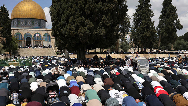 Mescid-i Aksa'da 41 gün sonra cuma namazı