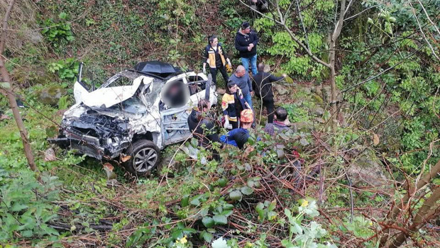 Ordu'da kahreden kaza! Otomobil uçuruma yuvarlandı; baba ve kızı hayatını kaybetti