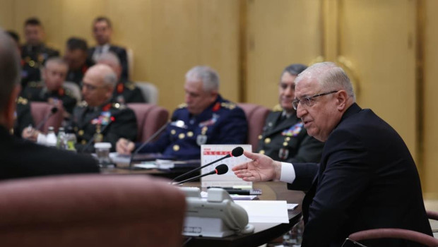 Bakan Güler, Kara Kuvvetleri Komutanlığı'ndaki değerlendirme toplantısına katıldı