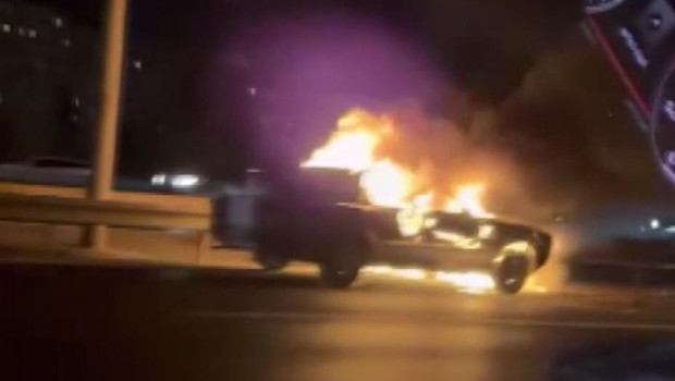 Ümraniye'deki Otomobil Yangını Trafiği Felç Mi Etti?