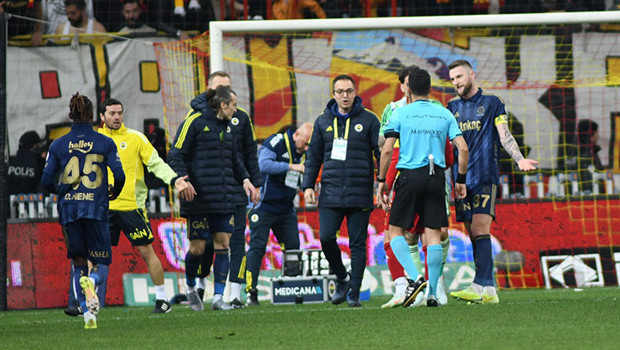 Kayserispor-Fenerbahçe maçındaki çok konuşulan pozisyonu Fırat Aydınus değerlendirdi: 'Kırmızı kart göstermeliydi!'