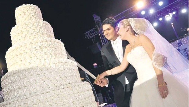 Özdilek Holding’in patronu eski eşiyle yeniden adliyelik