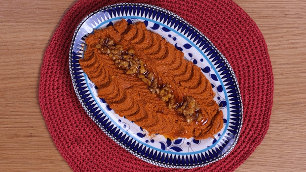 Muhammara Tarifi: Köz Biber ve Cevizle Sofralarınızı Şenlendirin!