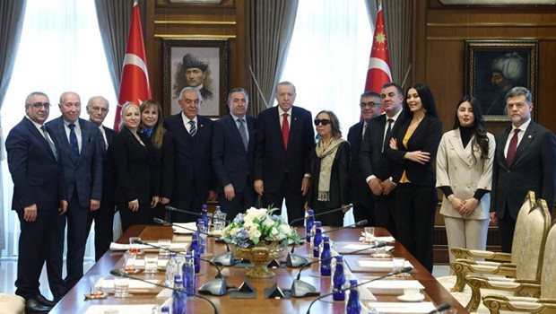 Cumhurbaşkanı Erdoğan, Türk Demokrasi Vakfı heyetini kabul etti