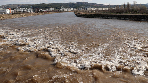 Türkiye'nin en uzun nehrinde sevindiren görüntü: 10 yıl sonra en yüksek seviyede