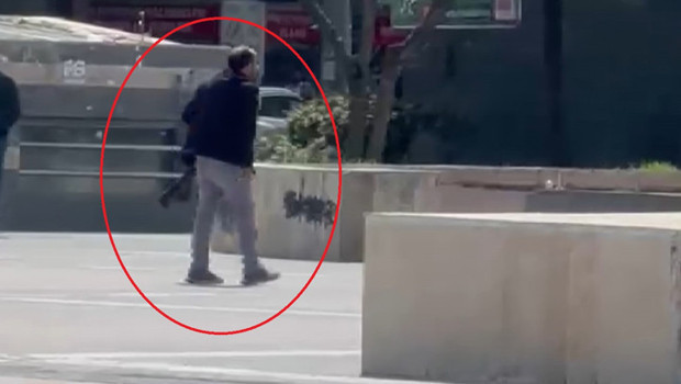 Diyarbakır'da pompalı tüfekle yürüyen kişi gözaltına alındı