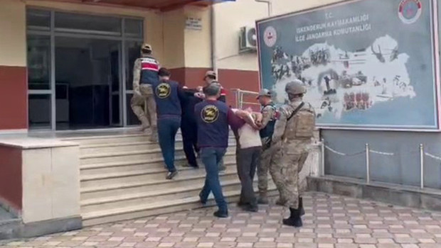 Anne ile oğlu ölü bulundu! Valilikten açıklama: 2 şüpheli tutuklandı