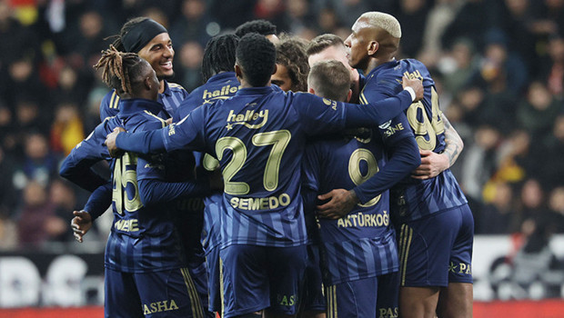 Fenerbahçe liderlik için Rizespor karşısında! Derbi öncesi öncesi 7 oyuncu kart ceza sınırında