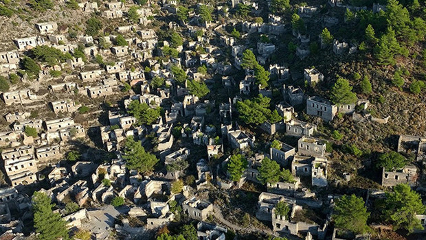 Türkiye'nin en güzel yerlerinden biri! UNESCO'nun 'sembol' ilan ettiği hayalet köy dronla görüntülendi