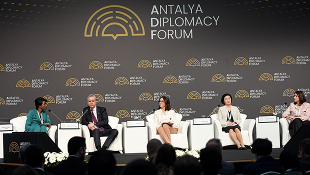 Antalya Diplomasi Forumu'nda kültürel diplomasi paneli