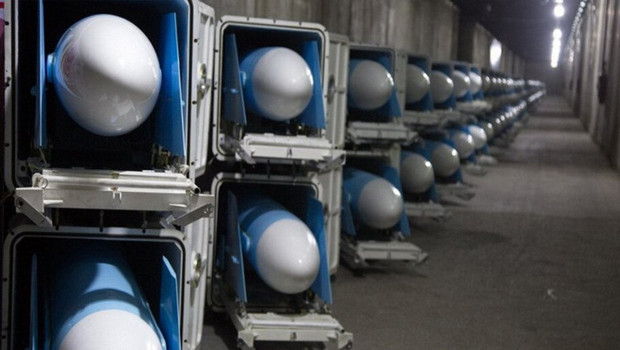 İran'dan füze ve İHA'larla gözdağı