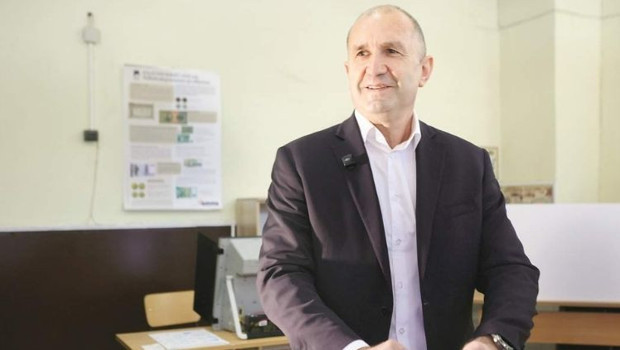 Bulgaristan 5 yılda 8’inci kez sandığa gitti… Radev’den ezici zafer