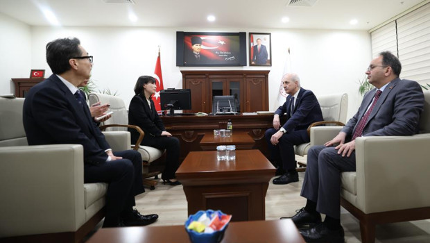 Kurtulmuş, Koreli milletvekilini tedavi gördüğü hastanede ziyaret etti