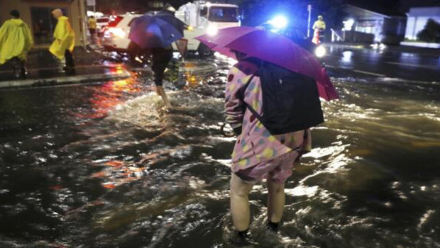 Yeni Zelanda'da kırmızı alarm: Acil durum ilan edildi