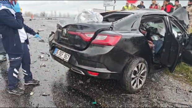 Manisa ve Bitlis'te kaza: 4 can kaybı 6 yaralı