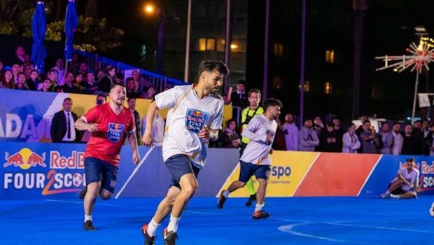 Red Bull Four 2 Score Sokak Futbolu Turnuvası’nın Türkiye Finali İzmir’de yapıldı