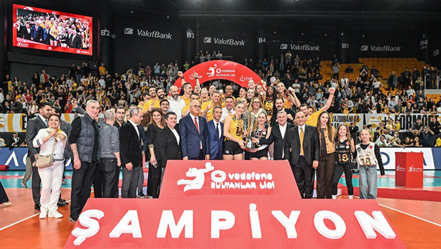 Vodafone Sultanlar Ligi final serisine Vargas ve Markova damga vurdu