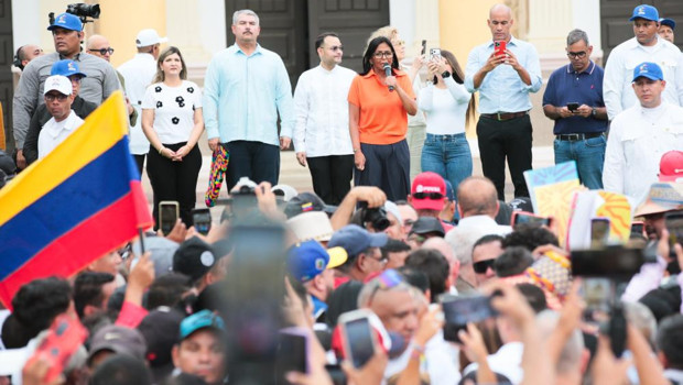 Venezuelalılar ABD yaptırımlarının kaldırılması için yürüyüş başlattı