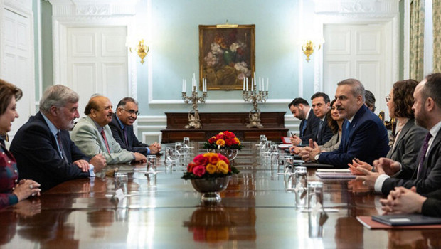 Dışişleri Bakanı Fidan, İngiltere'de Lordlar Kamarası ve Avam Kamarası üyeleriyle görüştü