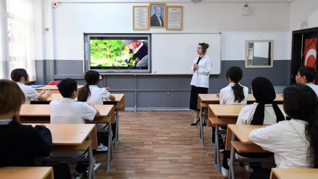 Öğretmenlerin il içi yer değiştirme süreci başladı