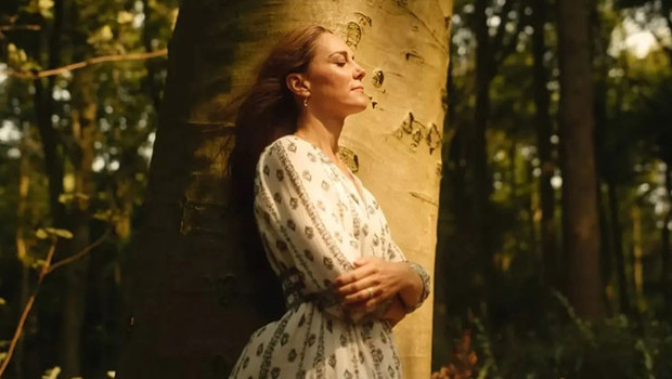 Herkes ona gıpta ederken ölümle savaşıyordu… Sanki prenses değil orman perisi… Ağaçlar en yakın dostu oldu