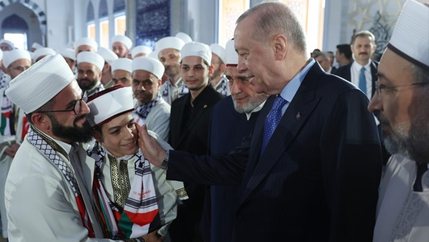 Cumhurbaşkanı Erdoğan, hafızlık icazet törenine katıldı
