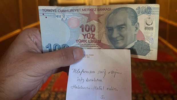 Camiye notla birlikte 100 TL bıraktı: Hakkınızı helal edin