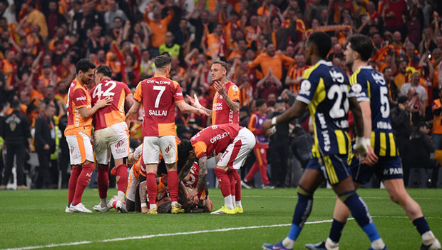 Sezonun özeti gibi bir derbi!