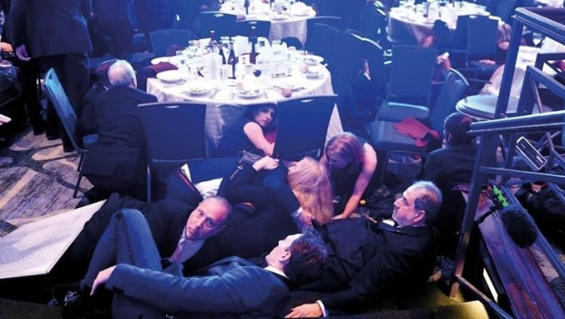 Trump’a Washington’da saldırı girişimi... Muhabirler yemeğinde panik, korku, kargaşa