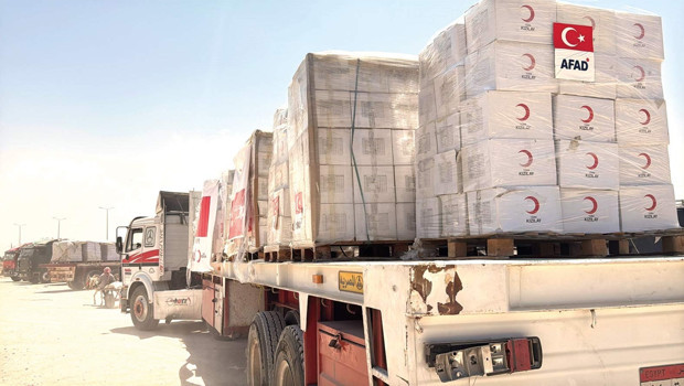 Türkiye'den Lübnan'a 730 tonluk insani yardım