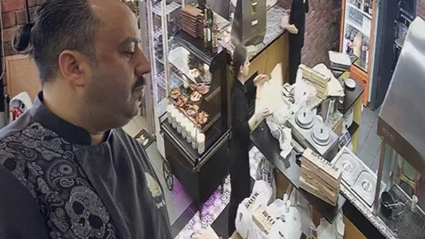 Taciz için 25 farklı restorandan husumetlisi adına sipariş verdi, restoran sahipleri isyan etti