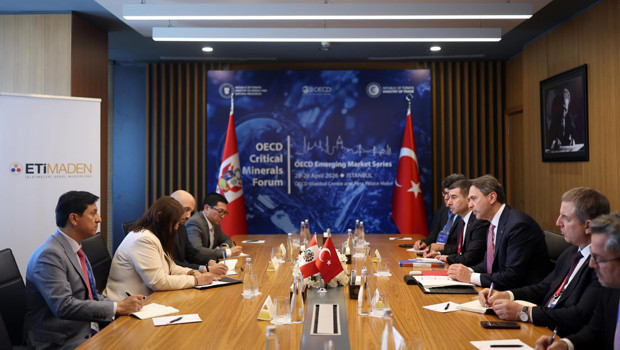 Bakan Bayraktar'dan diplomatik temaslar