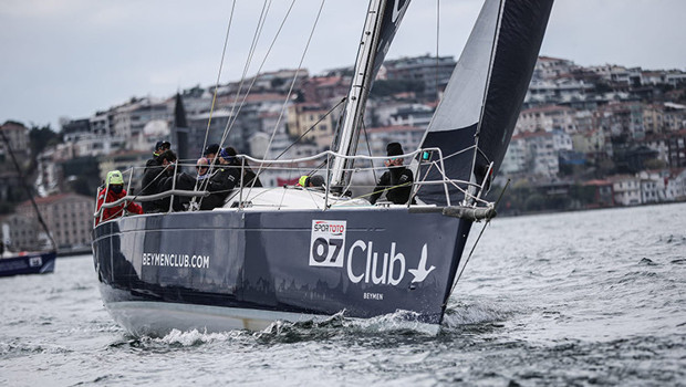Beymen Club Sailing Team Çanakkale'den kupayla döndü