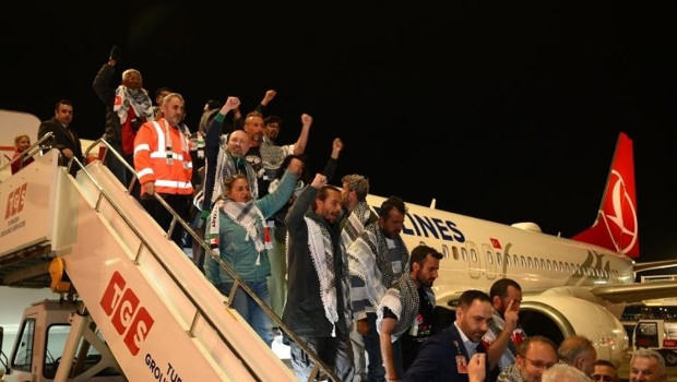Küresel Sumud Filosu aktivistlerini taşıyan uçak İstanbul'da