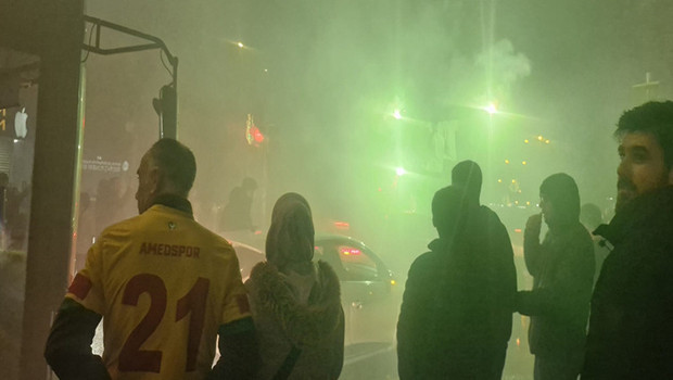 Diyarbakır'daki kutlamalarda 11 kişi yaralandı, 10 kişi gözaltına alındı