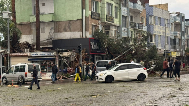 Şanlıurfa'da sağanak ve dolu: 12 yaralı