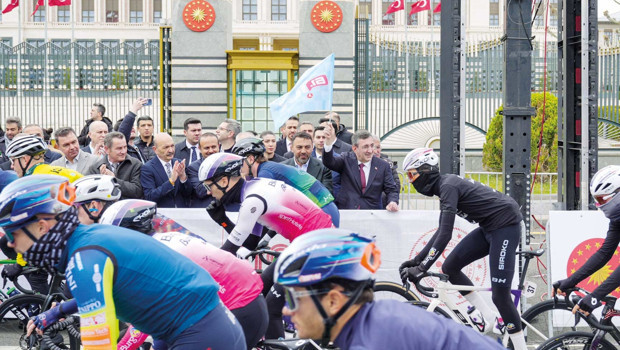 61. Cumhurbaşkanlığı Türkiye Bisiklet Turu’nda... Finiş 27 yıl sonra Ankara’da
