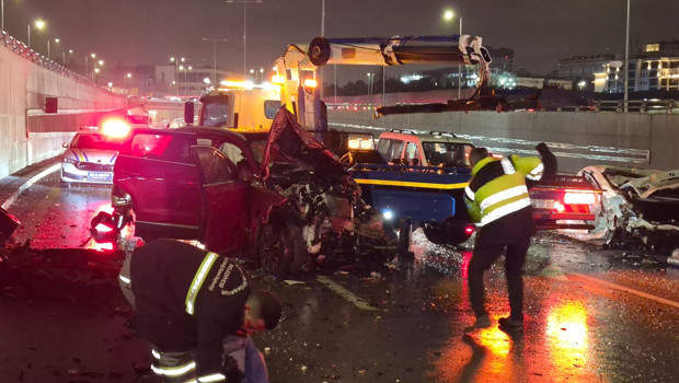 Ankara'da 4 Araçla Yaşanan Zincirleme Kaza: 8 Yaralı!