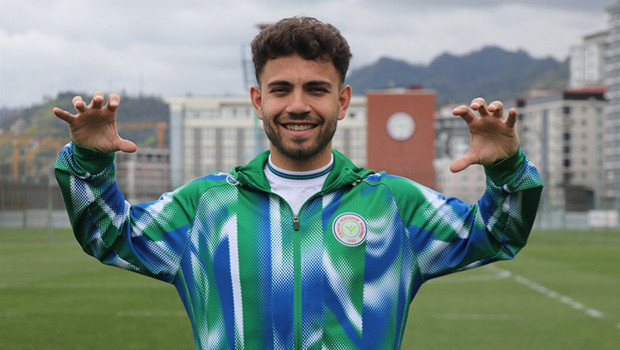 Galatasaray ve Trabzonspor'un gündemindeki Mithat Pala'dan transfer açıklaması