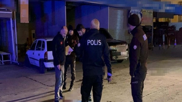 Akaryakıt istasyonunda bıçaklı kavga: 1 ölü, 2 yaralı