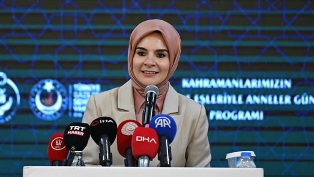 Aile ve Sosyal Hizmetler Bakanı Göktaş, canlı yayında soruları yanıtladı