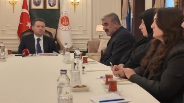 Rojin Kabaiş'in Babası ile Bakan Gürlek Arasında Kritik Görüşme!