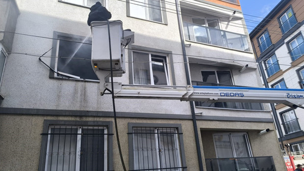 Afyonkarahisar'da korkutan yangın! 4 çocuk son anda kurtuldu