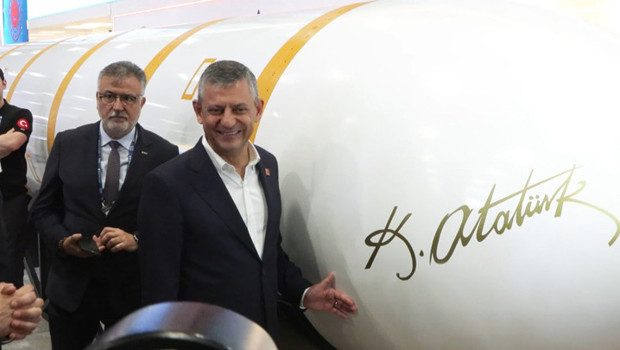 CHP Lideri Özel, SAHA EXPO 2026'da Türkiye'nin Savunma Geleceğini Tartıştı