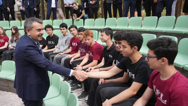 Bakan Tekin: Eğitim okuldan ibaret değil